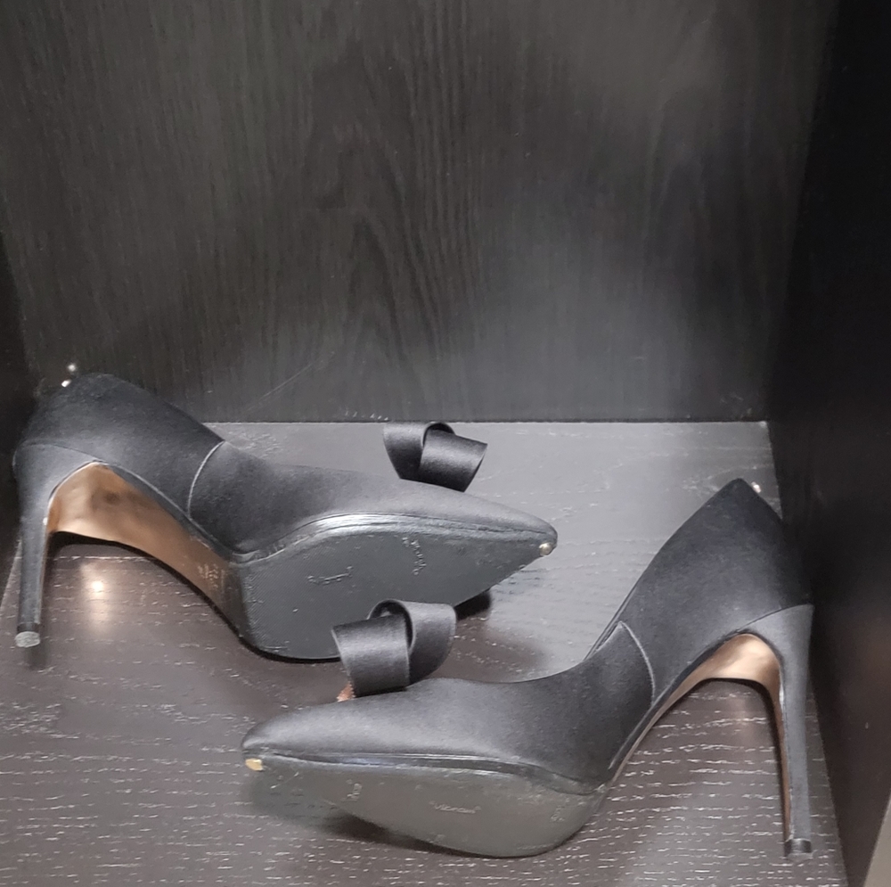 Ted Baker London, size 8.5, black and gold heels